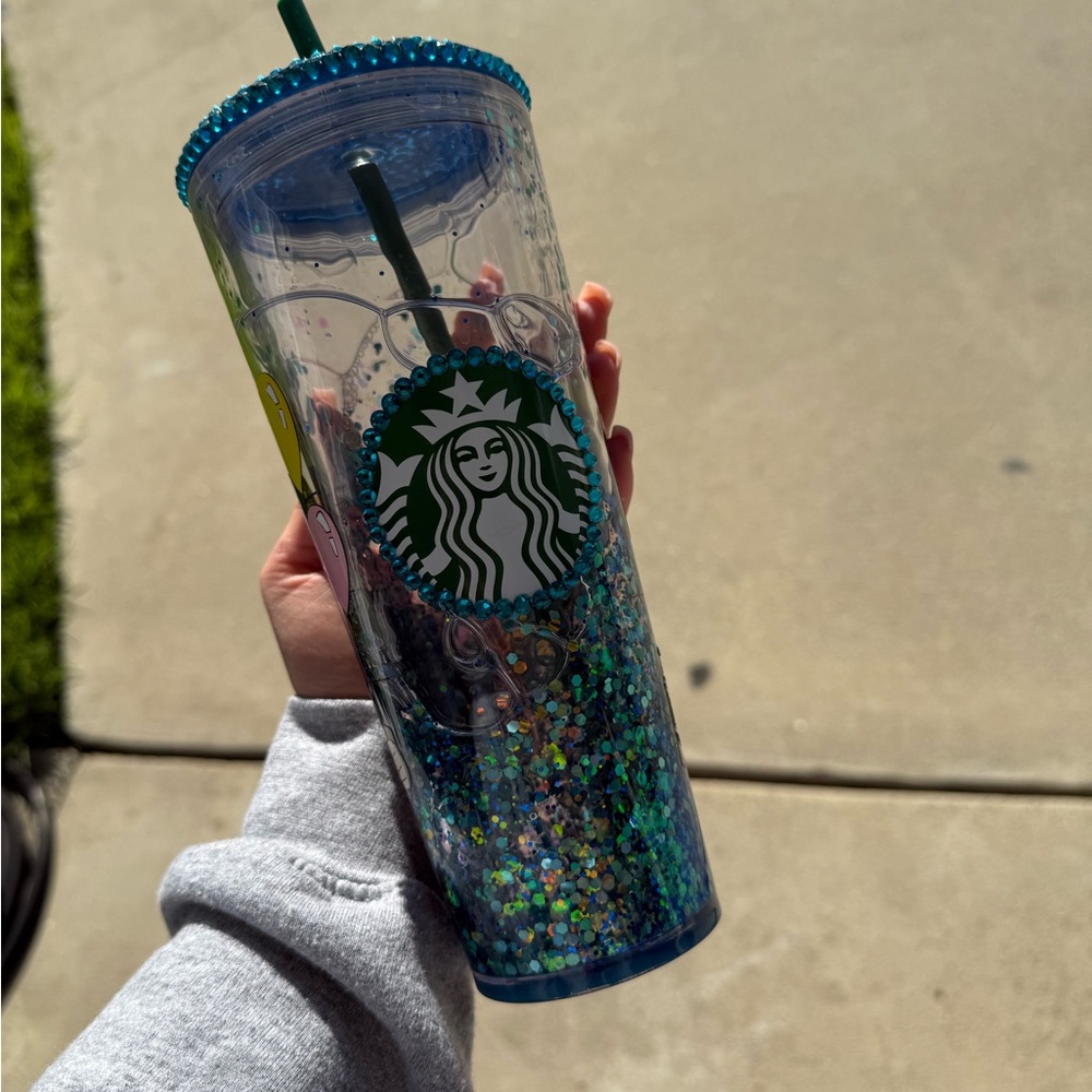 Personalized VICTORIA Glitter Tumbler with Up Disney Character Design - Picture 3 of 5